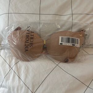 NWT Victoria Secret Front Clasp Bra